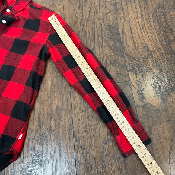 Levi's Top XS Red Black Buffalo Check Plaid Flannel Boyfriend Fit Shirt Women's - Picture 10 of 13